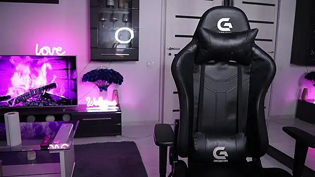 Snapshot of Beauty_Anne chatting on November 21, 2025, 6:45 am Beauty Anne online show from November 21, 2025, 6:45 am