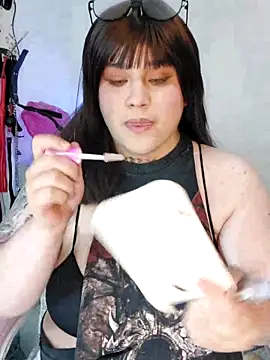 Snapshot of ItsNaiixa chatting on October 24, 2025, 8:30 pm ItsNaiixa online show from October 24, 2025, 8:30 pm