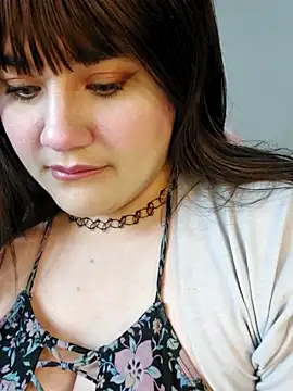 Snapshot of ItsNaiixa chatting on October 24, 2025, 12:42 am ItsNaiixa online show from October 24, 2025, 12:42 am