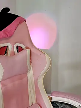 Snapshot of ItsNaiixa chatting on November 16, 2025, 7:07 pm ItsNaiixa online show from November 16, 2025, 7:07 pm