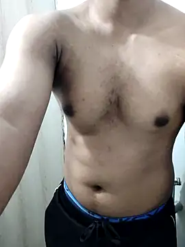 hottboy 39 online show from February 8, 2026, 10:18 pm