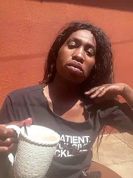 Snapshot of Moorella1 chatting on December 5, 2025, 8:02 am Moorella1 online show from December 5, 2025, 8:02 am