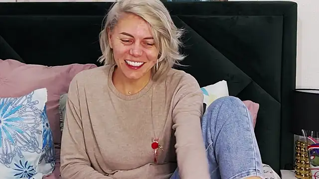 tanyagrey online show from March 3, 2026, 6:42 am