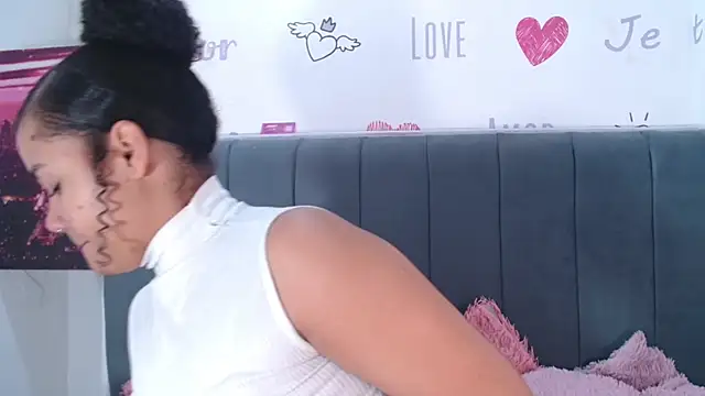 KittyBrookex online show from November 5, 2025, 1:36 pm