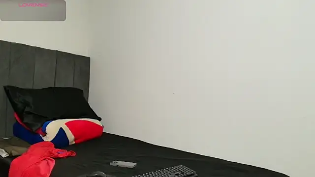 Snapshot of colinbrown chatting on October 29, 2025, 5:34 pm colinbrown online show from October 29, 2025, 5:34 pm