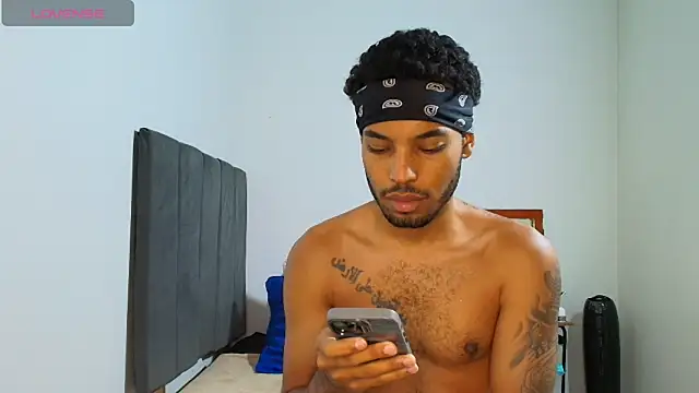 Snapshot of colinbrown chatting on November 29, 2025, 12:16 pm colinbrown online show from November 29, 2025, 12:16 pm