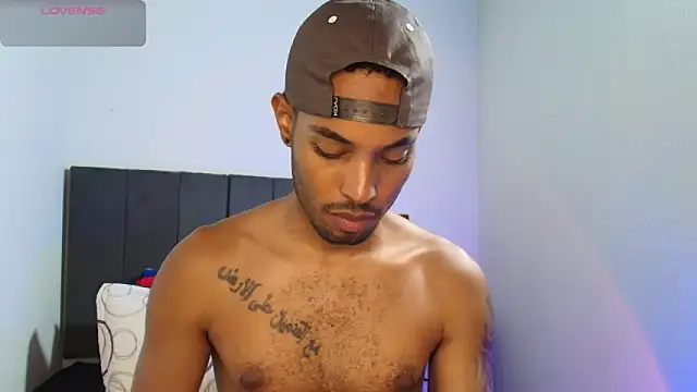 Snapshot of colinbrown chatting on November 19, 2025, 4:18 pm colinbrown online show from November 19, 2025, 4:18 pm