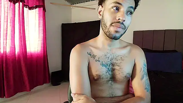 Snapshot of colinbrown chatting on June 1, 2026, 1:44 pm colinbrown online show from June 1, 2026, 1:44 pm