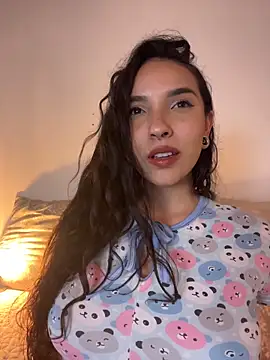 Snapshot of ThaliaRivera_ chatting on March 18, 2026, 5:32 am ThaliaRivera online show from March 18, 2026, 5:32 am