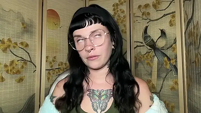 Snapshot of Marcelinegoddess chatting on July 22, 2026, 5:20 am Marcelinegoddess online show from July 22, 2026, 5:20 am