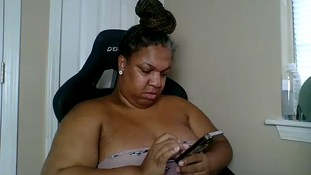 Snapshot of Badgirlbrittt chatting on December 18, 2025, 7:29 pm Badgirlbrittt online show from December 18, 2025, 7:29 pm