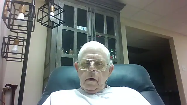 Snapshot of bootlegmanz chatting on November 23, 2025, 4:06 pm bootlegmanz online show from November 23, 2025, 4:06 pm