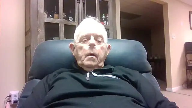 Snapshot of bootlegmanz chatting on November 2, 2025, 2:44 pm bootlegmanz online show from November 2, 2025, 2:44 pm