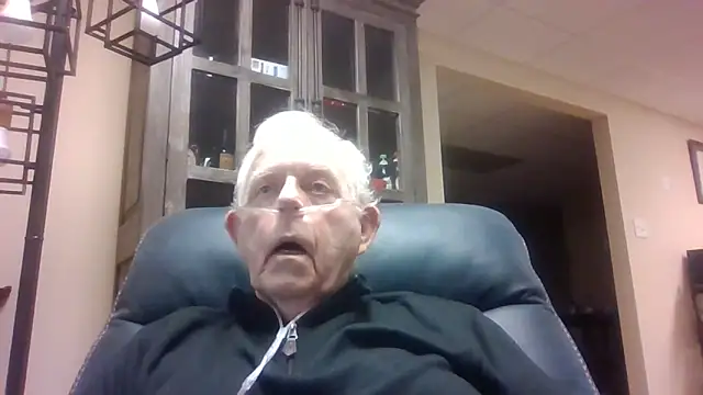 Snapshot of bootlegmanz chatting on November 29, 2025, 8:20 pm bootlegmanz online show from November 29, 2025, 8:20 pm