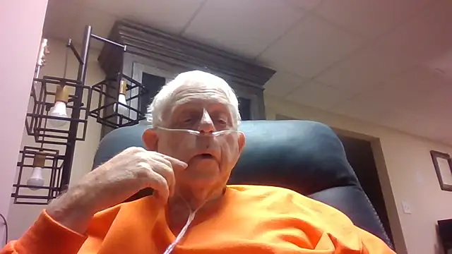 Snapshot of bootlegmanz chatting on December 4, 2025, 1:59 am bootlegmanz online show from December 4, 2025, 1:59 am