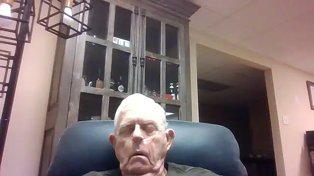 Snapshot of bootlegmanz chatting on November 9, 2025, 12:42 pm bootlegmanz online show from November 9, 2025, 12:42 pm