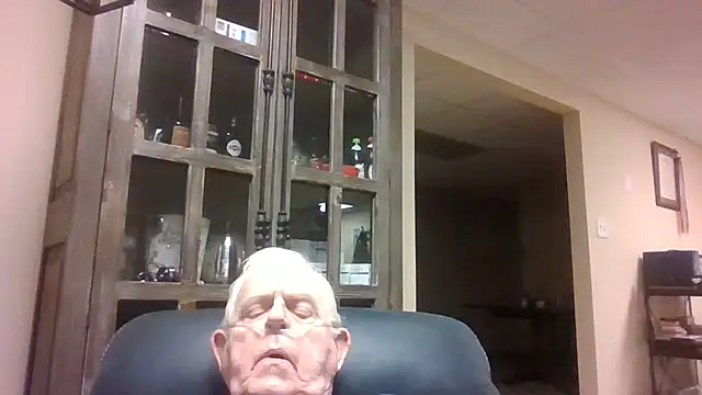 Snapshot of bootlegmanz chatting on November 22, 2025, 6:40 pm bootlegmanz online show from November 22, 2025, 6:40 pm