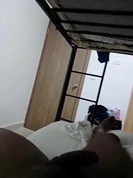 Algenis1232 online show from December 23, 2025, 7:18 am