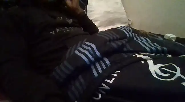 Snapshot of SmallGoodNutts chatting on February 6, 2025, 12:11 am SmallGoodNutts online show from February 6, 2025, 12:11 am