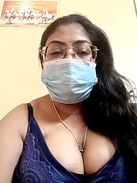 Snapshot of LAVERNIYA_ chatting on March 7, 2025, 5:08 am LAVERNIYA  online show from March 7, 2025, 5:08 am
