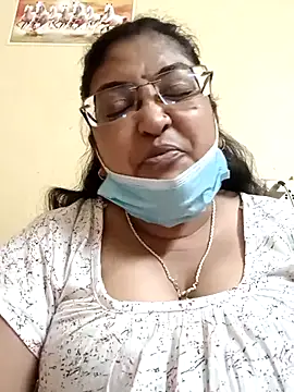 Snapshot of LAVERNIYA_ chatting on February 28, 2025, 11:58 am LAVERNIYA  online show from February 28, 2025, 11:58 am