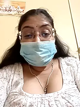 Snapshot of LAVERNIYA_ chatting on March 3, 2025, 12:28 pm LAVERNIYA  online show from March 3, 2025, 12:28 pm