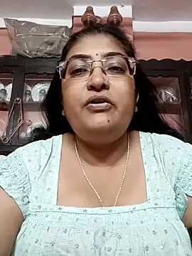 Snapshot of LAVERNIYA_ chatting on March 22, 2025, 10:28 am LAVERNIYA  online show from March 22, 2025, 10:28 am