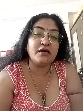 Snapshot of LAVERNIYA_ chatting on September 24, 2025, 12:33 pm LAVERNIYA  online show from September 24, 2025, 12:33 pm