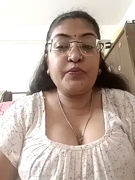 Snapshot of LAVERNIYA_ chatting on September 9, 2025, 12:36 pm LAVERNIYA  online show from September 9, 2025, 12:36 pm