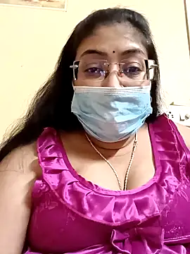 Snapshot of LAVERNIYA_ chatting on February 16, 2025, 12:10 pm LAVERNIYA  online show from February 16, 2025, 12:10 pm