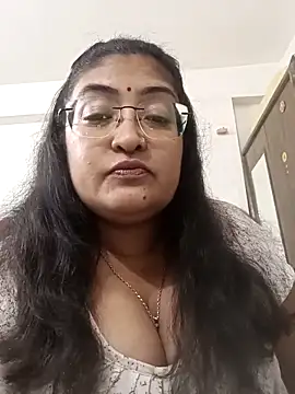 Snapshot of LAVERNIYA_ chatting on October 14, 2025, 12:50 pm LAVERNIYA  online show from October 14, 2025, 12:50 pm