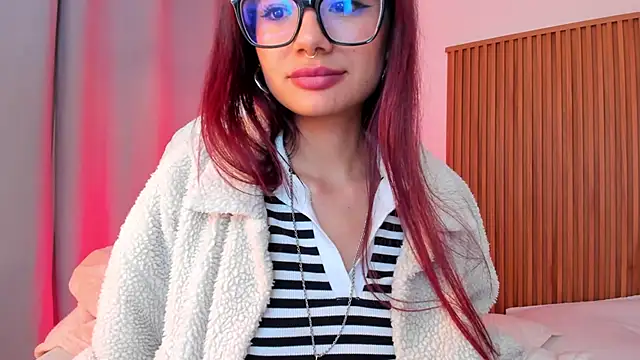 Snapshot of sophiecherry_ chatting on December 14, 2025, 8:09 am sophiecherry online show from December 14, 2025, 8:09 am