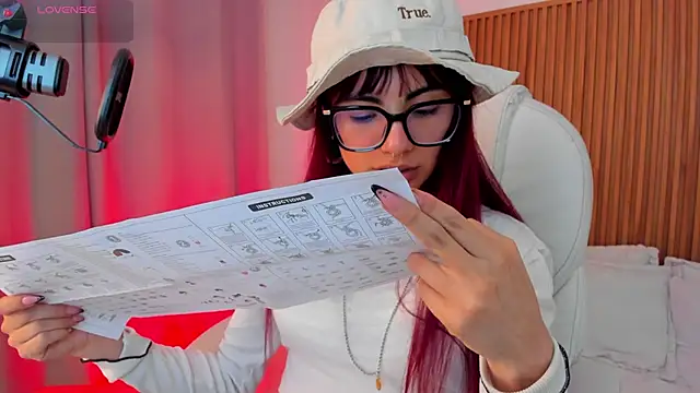 Snapshot of sophiecherry_ chatting on November 12, 2025, 2:26 am sophiecherry online show from November 12, 2025, 2:26 am