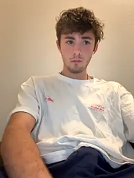 TheBestbrando88 online show from November 7, 2025, 4:06 am