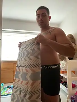 Snapshot of Juanes432 chatting on February 6, 2026, 3:30 pm Juanes432 online show from February 6, 2026, 3:30 pm