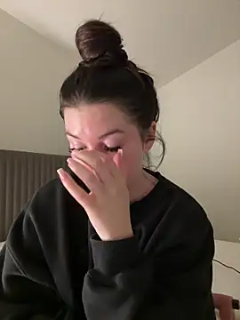 Snapshot of summermc_xx chatting on November 12, 2025, 1:10 am summermc xx online show from November 12, 2025, 1:10 am