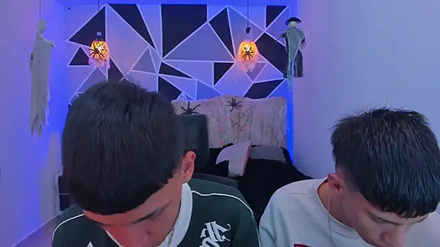 Snapshot of Juan_Nd_Steven chatting on October 25, 2025, 4:11 am Juan Nd Steven online show from October 25, 2025, 4:11 am