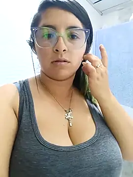 Snapshot of _Angelinaandrade_ chatting on December 20, 2025, 12:35 am Angelinaandrade online show from December 20, 2025, 12:35 am