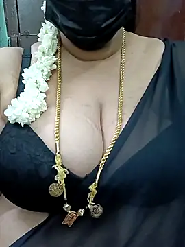 Snapshot of ashikaa_r chatting on March 13, 2025, 6:23 pm ashikaa r online show from March 13, 2025, 6:23 pm