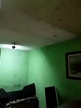 Snapshot of Alonsomadeira chatting on September 29, 2025, 2:44 pm Alonsomadeira online show from September 29, 2025, 2:44 pm