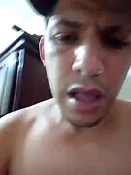 Snapshot of Alonsomadeira chatting on July 8, 2026, 2:13 am Alonsomadeira online show from July 8, 2026, 2:13 am