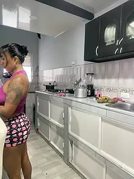 Snapshot of luisa16xxx chatting on March 1, 2025, 9:15 pm luisa16xxx online show from March 1, 2025, 9:15 pm