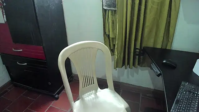 Snapshot of Waturox chatting on June 2, 2026, 10:10 pm Waturox online show from June 2, 2026, 10:10 pm