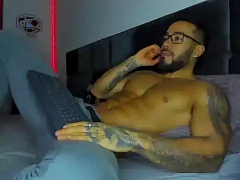 Alexander Martines online show from November 11, 2025, 1:22 am