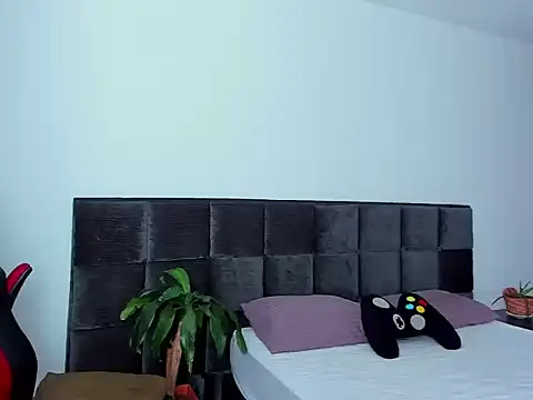 Alexander Martines online show from April 18, 2026, 7:58 pm