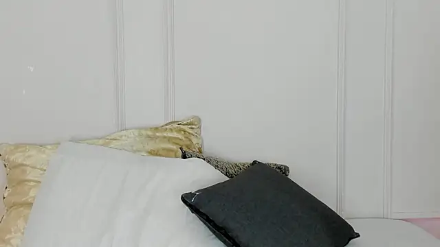 Snapshot of Mariapettit chatting on February 18, 2026, 11:50 am Mariapettit online show from February 18, 2026, 11:50 am