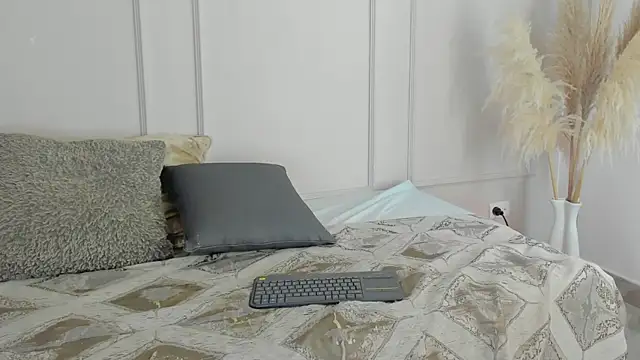 Mariapettit online show from April 19, 2026, 11:00 am