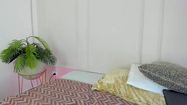 Snapshot of Mariapettit chatting on January 10, 2026, 11:49 am Mariapettit online show from January 10, 2026, 11:49 am