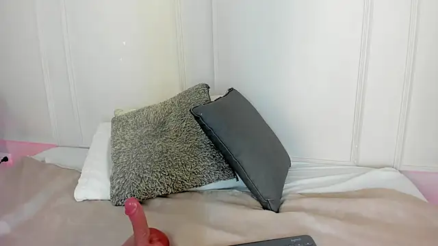 Snapshot of Mariapettit chatting on February 26, 2026, 12:05 pm Mariapettit online show from February 26, 2026, 12:05 pm