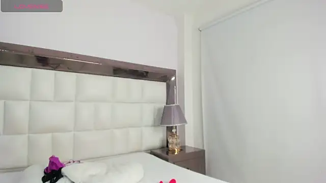 DaphneLloyd online show from May 14, 2026, 3:58 am